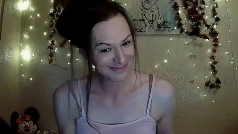 Snapshot of thesillymillie chatting on January 3, 8:32 pm sillymillie0 online show from January 3, 8:32 pm