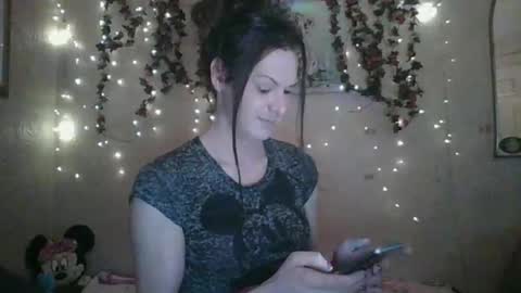 Snapshot of thesillymillie chatting on February 18, 3:53 am sillymillie0 online show from February 18, 3:53 am