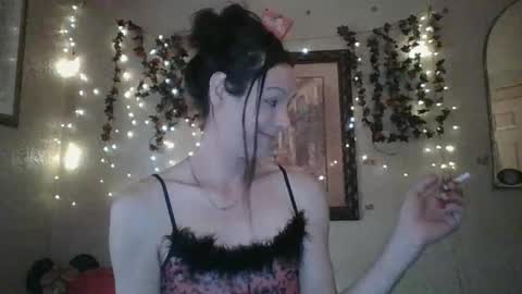Snapshot of thesillymillie chatting on October 18, 9:59 pm sillymillie0 online show from October 18, 9:59 pm