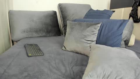 Camila online show from December 2, 10:18 am