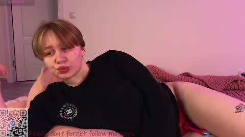 Lucia online show from April 18, 2:21 pm