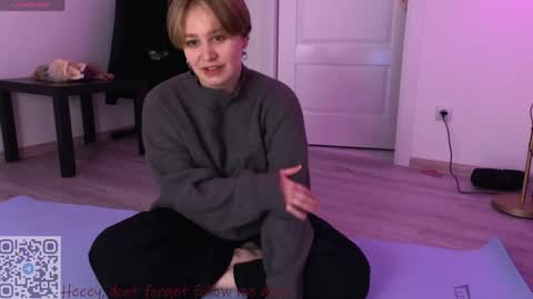 Snapshot of thestaronsky chatting on May 9, 2:22 pm Lucia online show from May 9, 2:22 pm