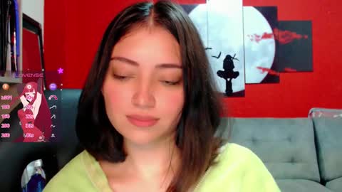 Snapshot of thesweethari chatting on March 1, 1:32 am I dont do real meetings My bio online show from March 1, 1:32 am