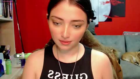 Snapshot of thesweethari chatting on March 5, 9:26 pm I dont do real meetings My bio online show from March 5, 9:26 pm