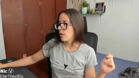 Nicole online show from October 3, 2:14 pm