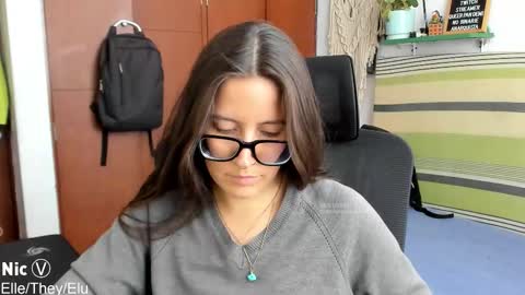 Nicole online show from February 18, 9:00 pm