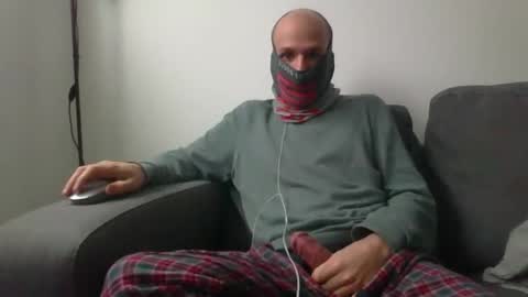 Scarf guy online show from February 4, 9:04 am