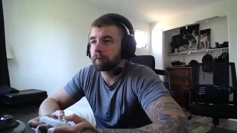 Snapshot of theufcfan_8181 chatting on May 9, 7:19 pm troy online show from May 9, 7:19 pm