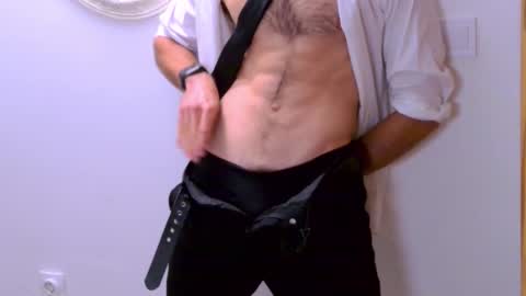 Snapshot of thewaiter2025 chatting on October 28, 6:54 pm The Waiter online show from October 28, 6:54 pm