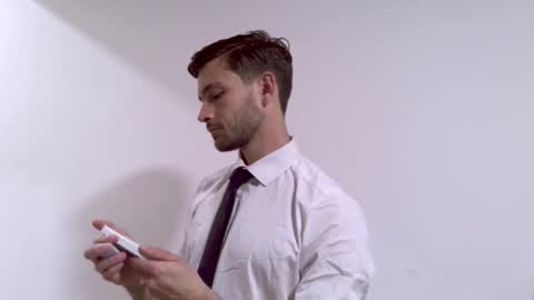 Snapshot of thewaiter2025 chatting on November 25, 5:35 pm The Waiter online show from November 25, 5:35 pm