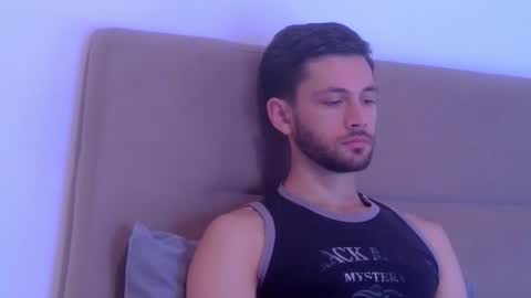 Snapshot of thewaiter2025 chatting on December 1, 7:35 am The Waiter online show from December 1, 7:35 am