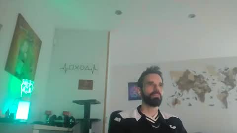 Snapshot of thewitcher69_ chatting on November 21, 12:21 am thewitcher69_ online show from November 21, 12:21 am