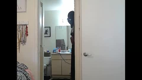 Grace online show from February 8, 11:30 pm