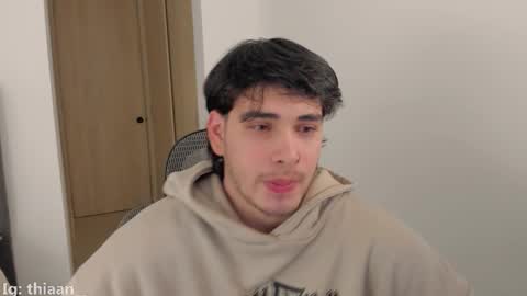 Snapshot of thiaan__ chatting on December 4, 1:26 am thiaan__ online show from December 4, 1:26 am