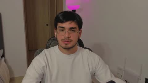 thiaan__ online show from August 7, 12:34 am