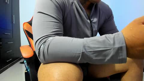 Thiago online show from April 10, 2:06 am