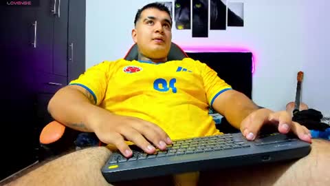 Snapshot of thiago_cp01 chatting on July 27, 5:03 am Thiago online show from July 27, 5:03 am