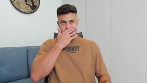 thiago_driussi online show from December 31, 11:39 pm