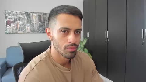 thiago_driussi online show from October 7, 5:10 pm