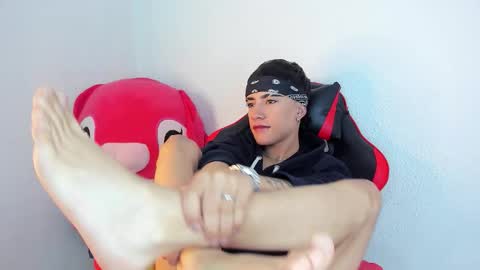 Snapshot of thiago_dv chatting on November 22, 1:10 pm Thiago online show from November 22, 1:10 pm