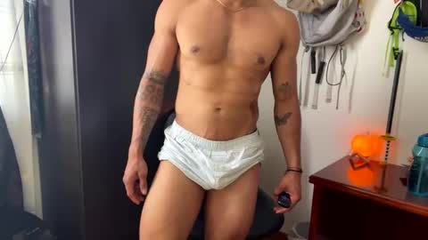 Snapshot of thiago_happy chatting on April 22, 4:30 pm thiago_happy online show from April 22, 4:30 pm