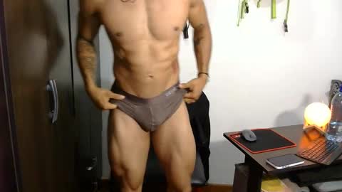 Snapshot of thiago_happy chatting on June 11, 12:03 pm thiago_happy online show from June 11, 12:03 pm
