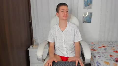 Snapshot of thiago_james69 chatting on September 9, 12:43 am Manuel online show from September 9, 12:43 am