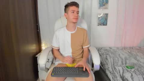 Snapshot of thiago_james69 chatting on September 26, 3:54 am Manuel online show from September 26, 3:54 am