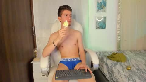 Snapshot of thiago_james69 chatting on October 10, 3:38 am Manuel online show from October 10, 3:38 am