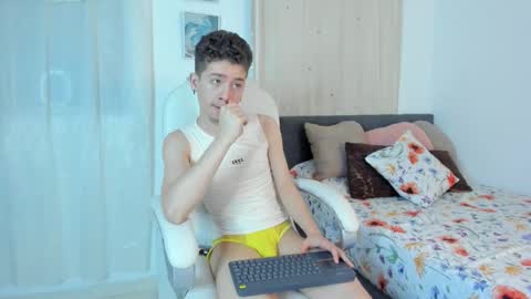 Snapshot of thiago_james69 chatting on October 31, 1:39 am Manuel online show from October 31, 1:39 am