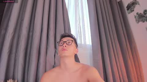 SanThiago online show from November 11, 9:48 pm