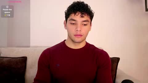 Snapshot of thiago_l chatting on March 4, 3:04 pm Just Thiago online show from March 4, 3:04 pm