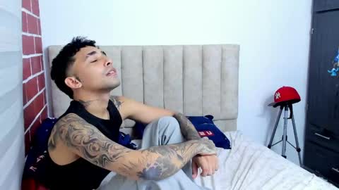 Snapshot of thiago_mille chatting on June 5, 5:25 am thiago_mille online show from June 5, 5:25 am