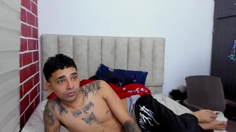 Snapshot of thiago_mille chatting on June 6, 11:31 pm thiago_mille online show from June 6, 11:31 pm