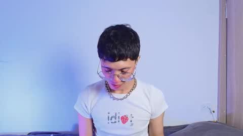 Snapshot of thiago_n_sam chatting on September 27, 11:43 pm thiago_n_sam online show from September 27, 11:43 pm