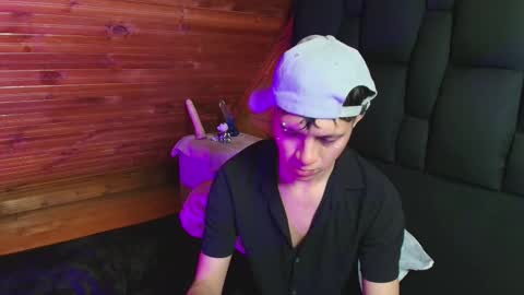 Snapshot of thiago_n_sam chatting on October 17, 2:19 pm thiago_n_sam online show from October 17, 2:19 pm