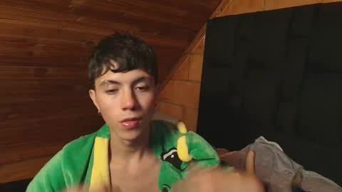 Snapshot of thiago_n_sam chatting on October 21, 7:20 am thiago_n_sam online show from October 21, 7:20 am