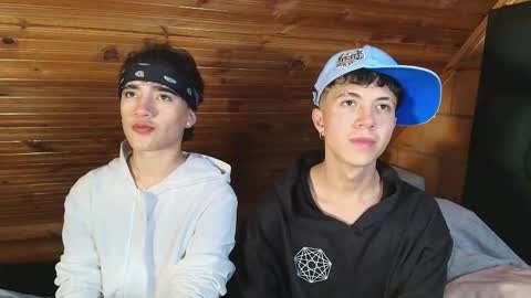 Snapshot of thiago_n_sam chatting on October 24, 1:35 am thiago_n_sam online show from October 24, 1:35 am