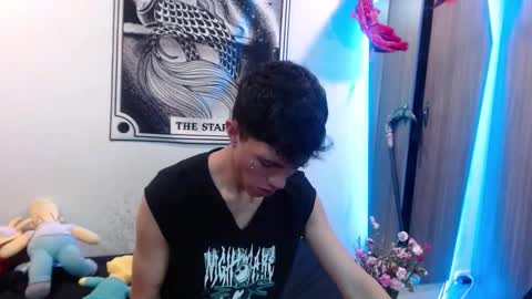 Snapshot of thiago_n_sam chatting on December 14, 12:38 am thiago_n_sam online show from December 14, 12:38 am