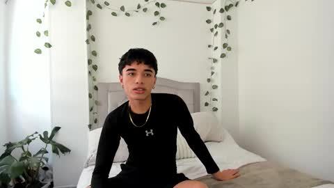 Snapshot of thiago_n_sam chatting on January 17, 7:50 pm thiago_n_sam online show from January 17, 7:50 pm