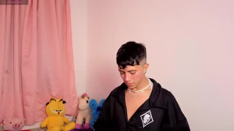 Snapshot of thiago_n_sam chatting on April 8, 6:13 am thiago_n_sam online show from April 8, 6:13 am