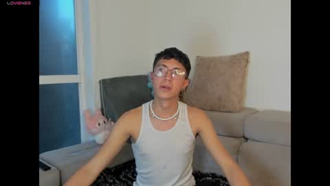 Snapshot of thiago_n_sam chatting on July 26, 11:11 pm thiago_n_sam online show from July 26, 11:11 pm