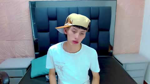 Snapshot of thiago_twink38 chatting on November 8, 4:23 am thiago_twink38 online show from November 8, 4:23 am