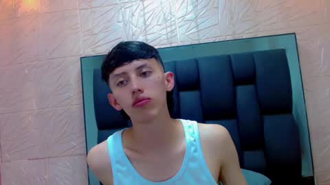 Snapshot of thiago_twink38 chatting on December 4, 6:12 am thiago_twink38 online show from December 4, 6:12 am