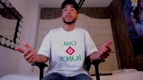 ThiagoFerreti online show from September 25, 3:43 am