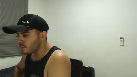 Thiago online show from November 12, 8:30 pm