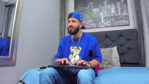 Thia Gomez online show from December 4, 12:14 pm