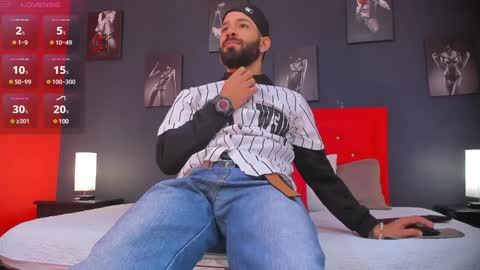 Thia Gomez online show from December 17, 12:33 pm