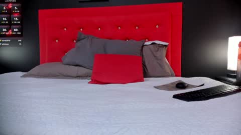 Thia Gomez online show from December 27, 3:48 pm