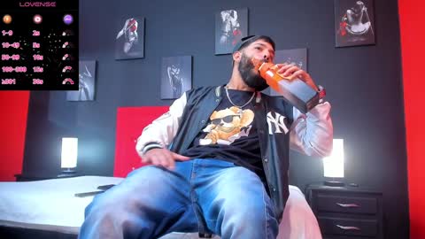 Thia Gomez online show from January 6, 12:24 pm